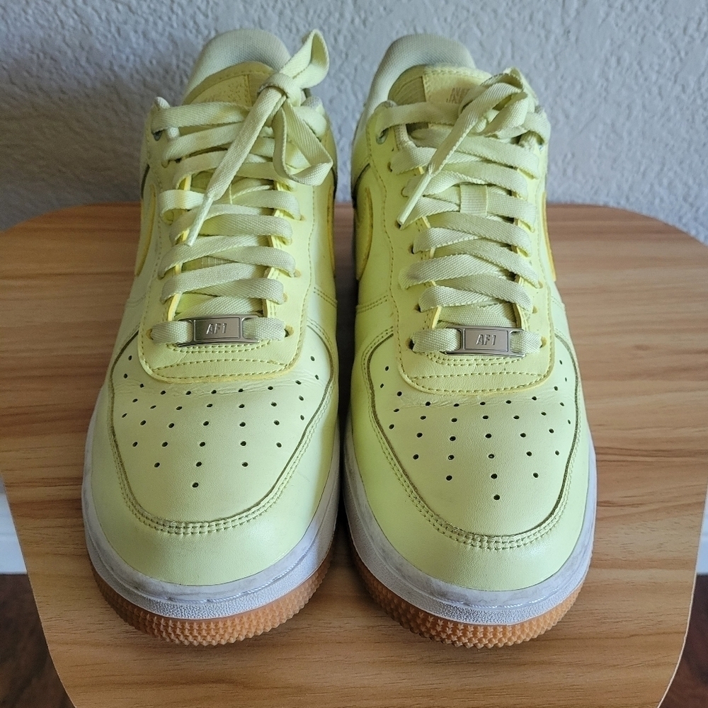 Nike Air Force 1 Luminous Green